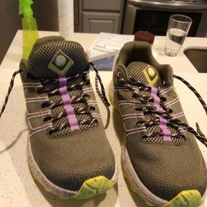Merrell pro vibram sneakers brand new never used 9.5